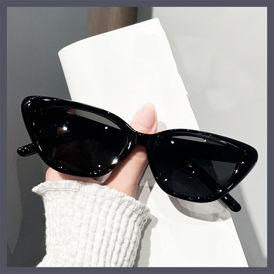 Vintage Fashion Influencer - Pair Vintage Cat Eye Glasses –