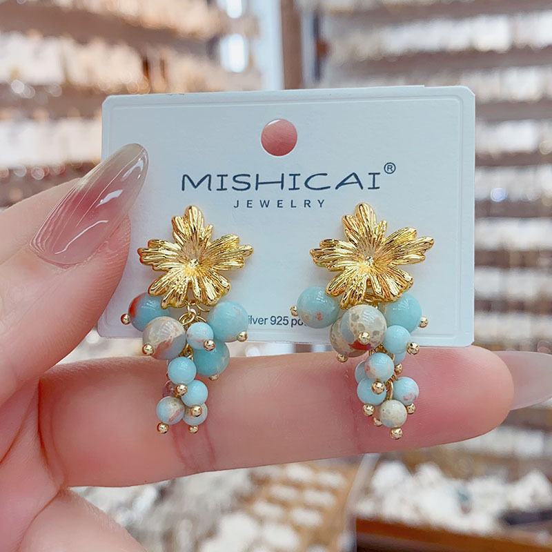 Turquoise Grape Cluster Stud E - Vintage Fashion Influencer recensie en prijs