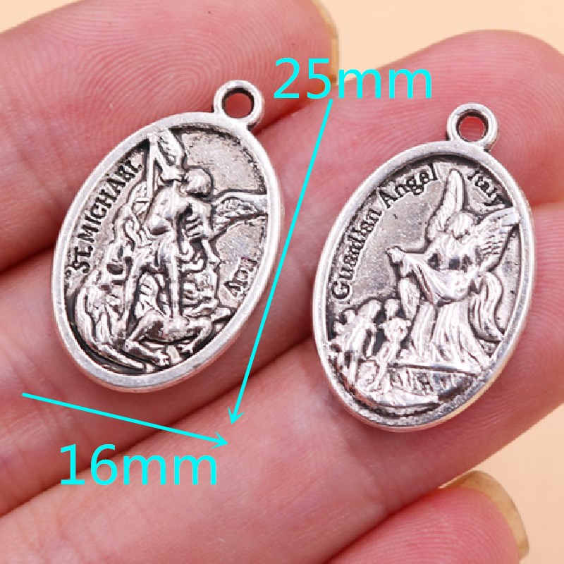Vintage Christian Tag Pendants - Vintage Fashion Labels recensie en prijs
