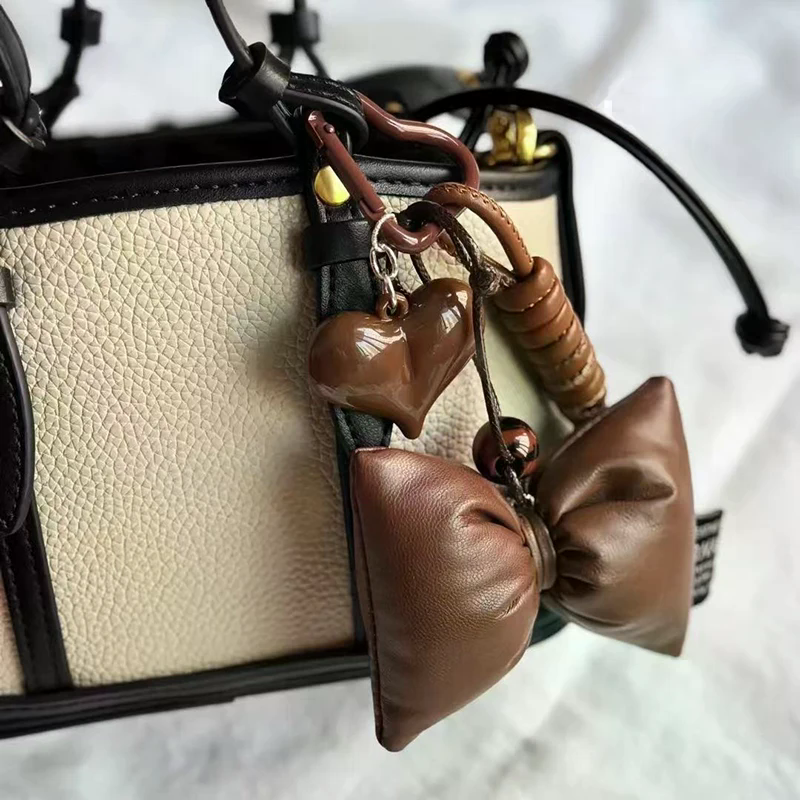 Pendant Y2k Brown Vintage Leat - Vintage Fashion Journal recensie en prijs